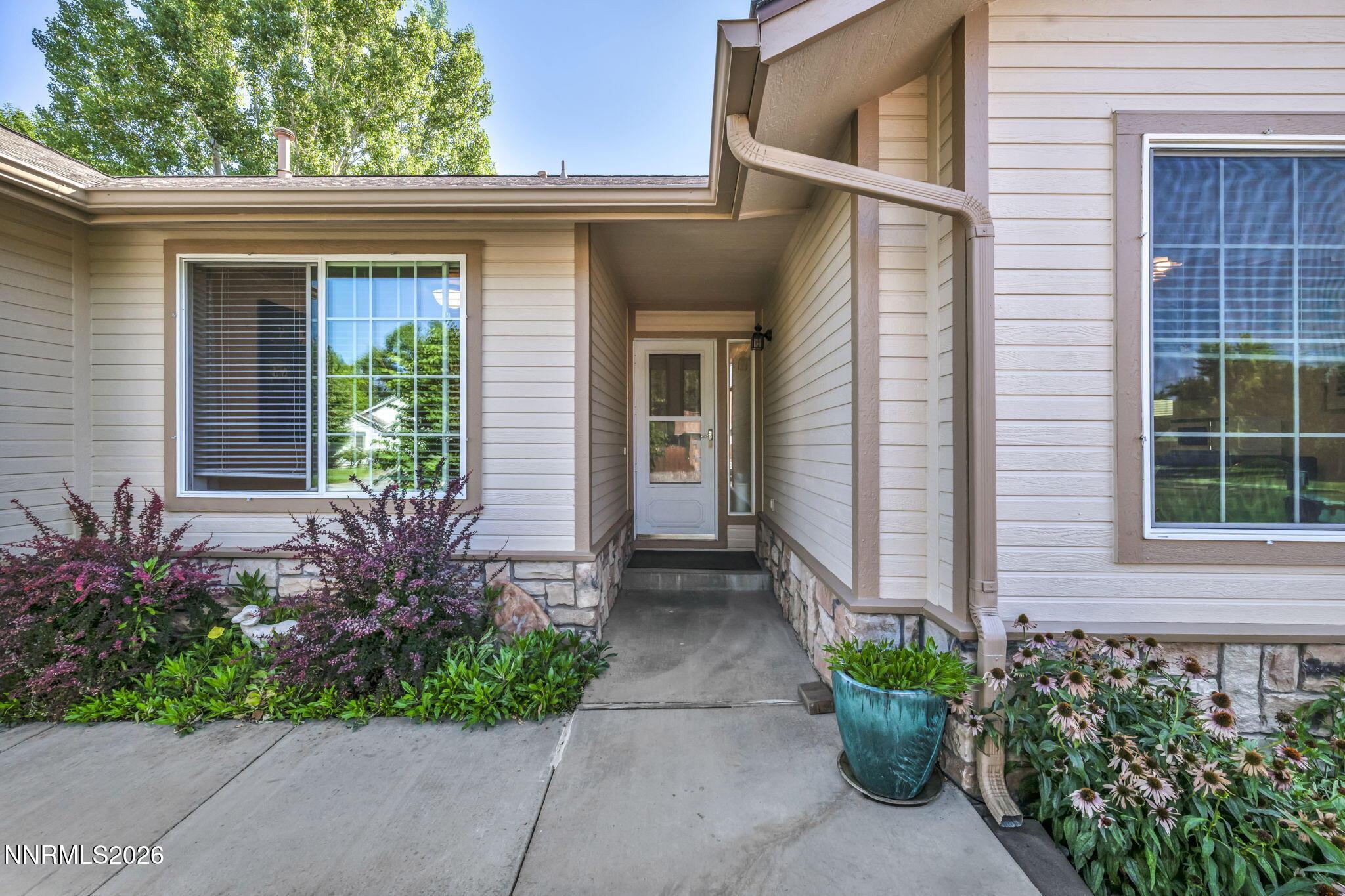 Image 3: 7-web-or-mls-1417-n-marion-russell-dr