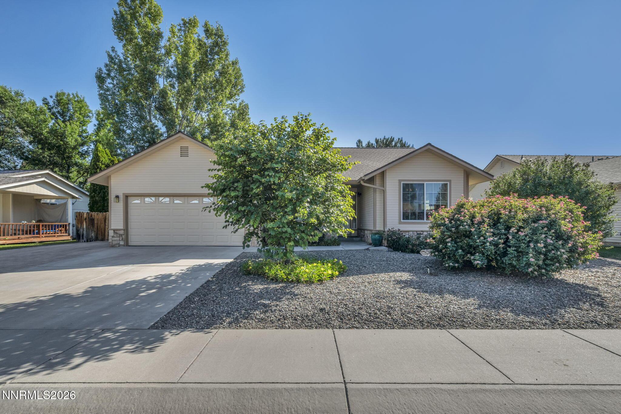Image 4: 2-web-or-mls-1417-n-marion-russell-dr