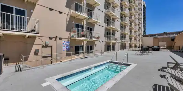 Image 4: 9-web-or-mls-200-w-2nd-st-apt-1103