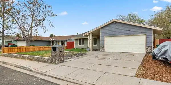Image 3: 03-4730 Spring Dr Reno NV 89502 (26 of 3
