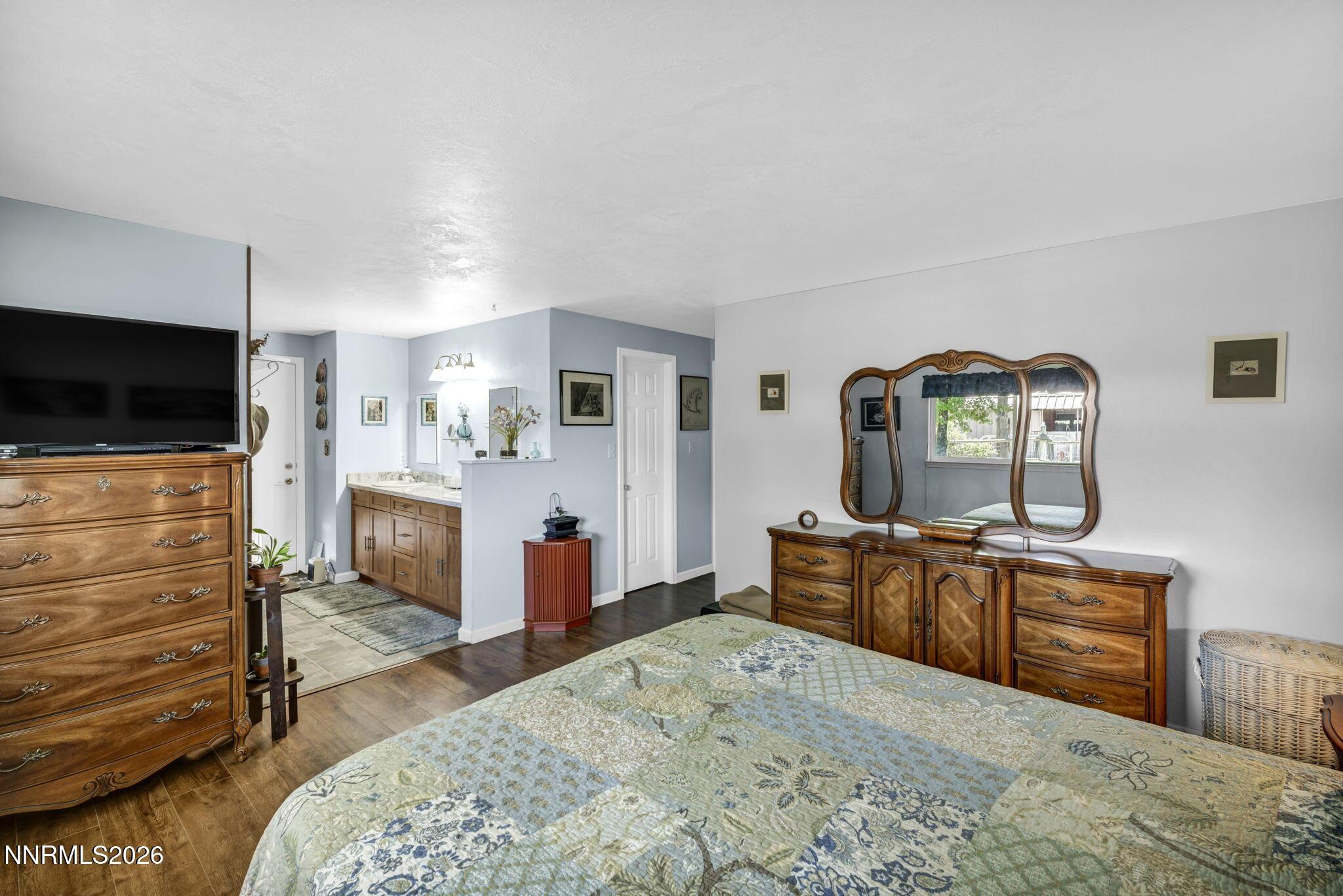 Image 3: 63-web-or-mls-7210-marlin-dr