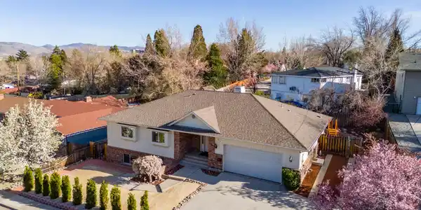 474 W Plumb Lane