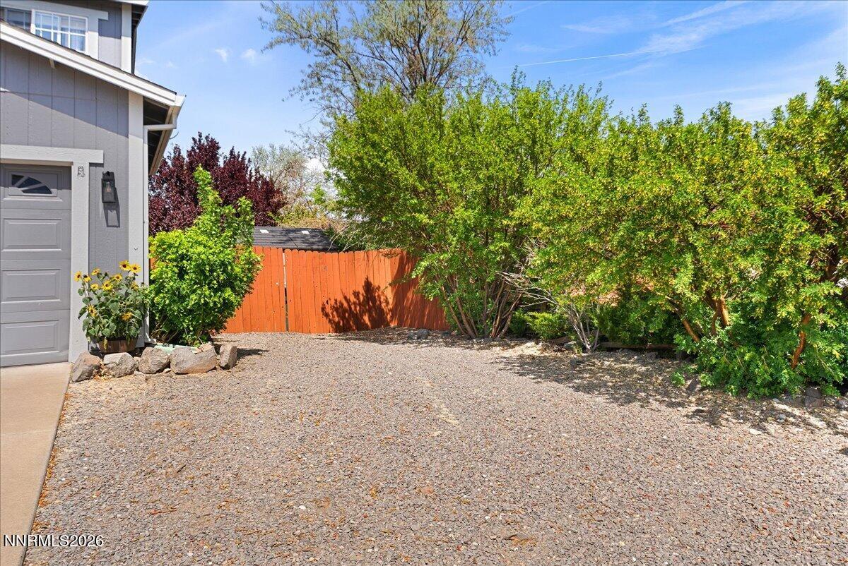 Image 4: 04-04-6971 Carmen Ct Sun Valley NV 89433