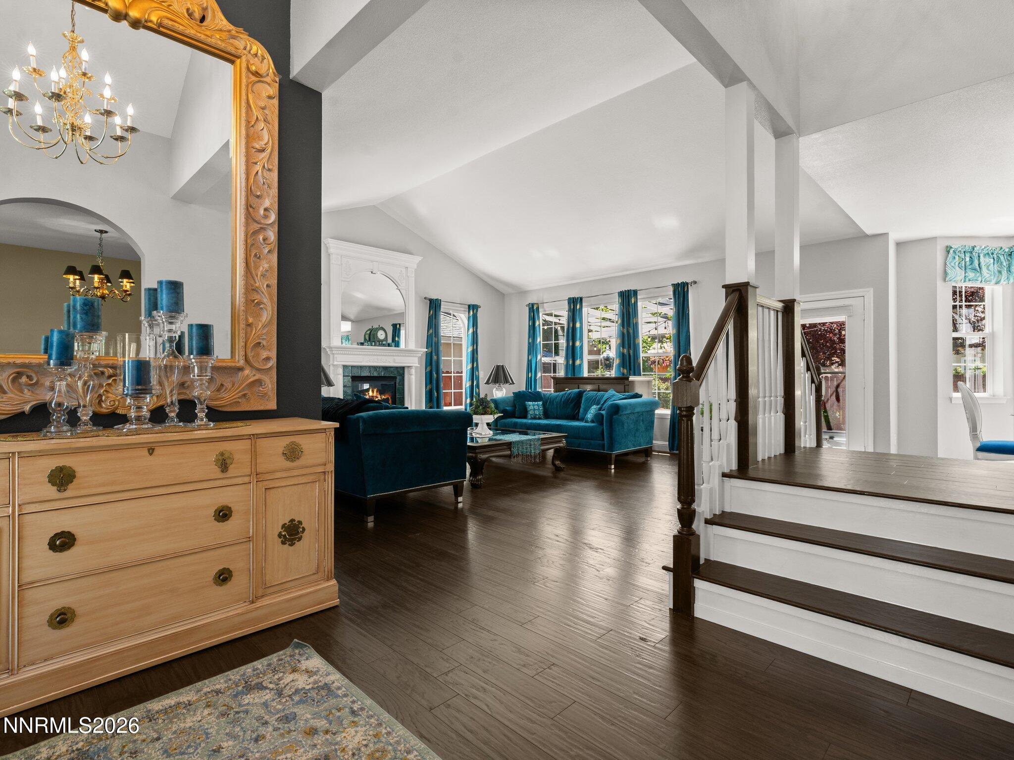 Image 4: Front Foyer