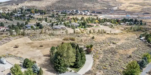 Image 2: 12-web-or-mls-DJI_0447