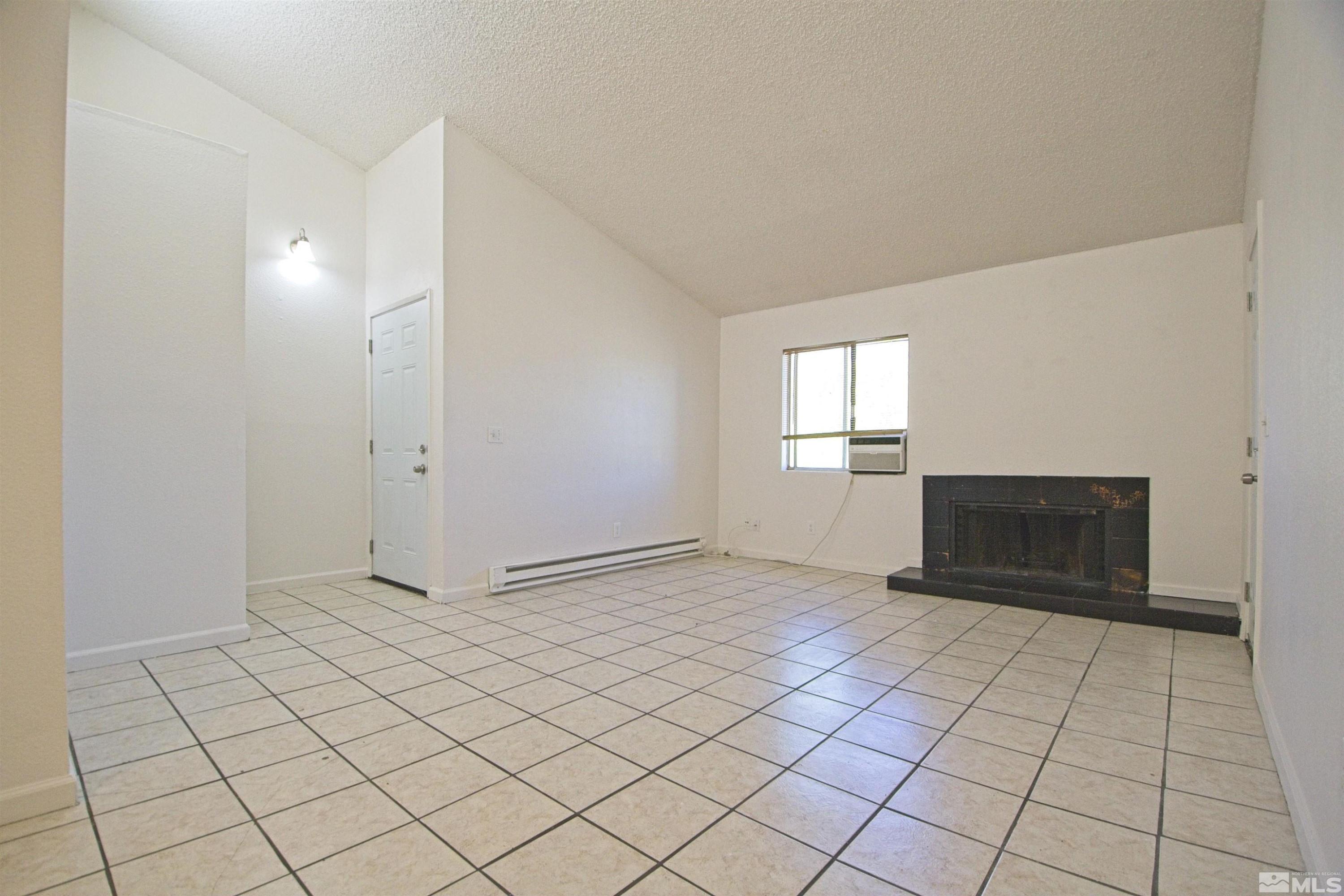 Image 3: Photo 3