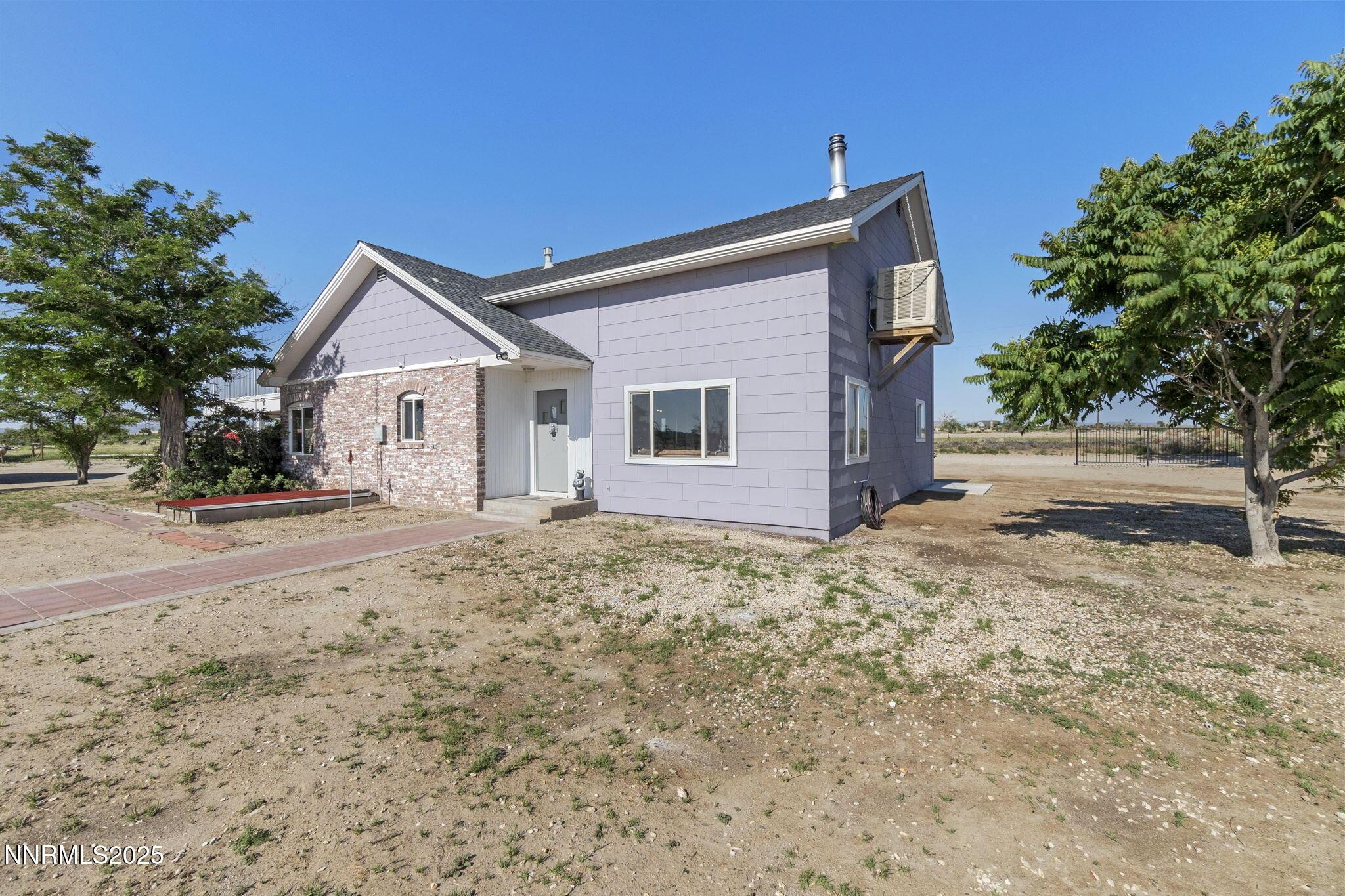 Image 2: 1-web-or-mls-DSC00793