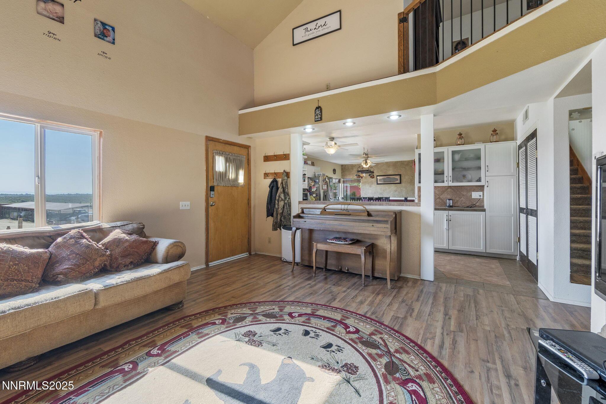 Image 3: 10-web-or-mls-DSC00590