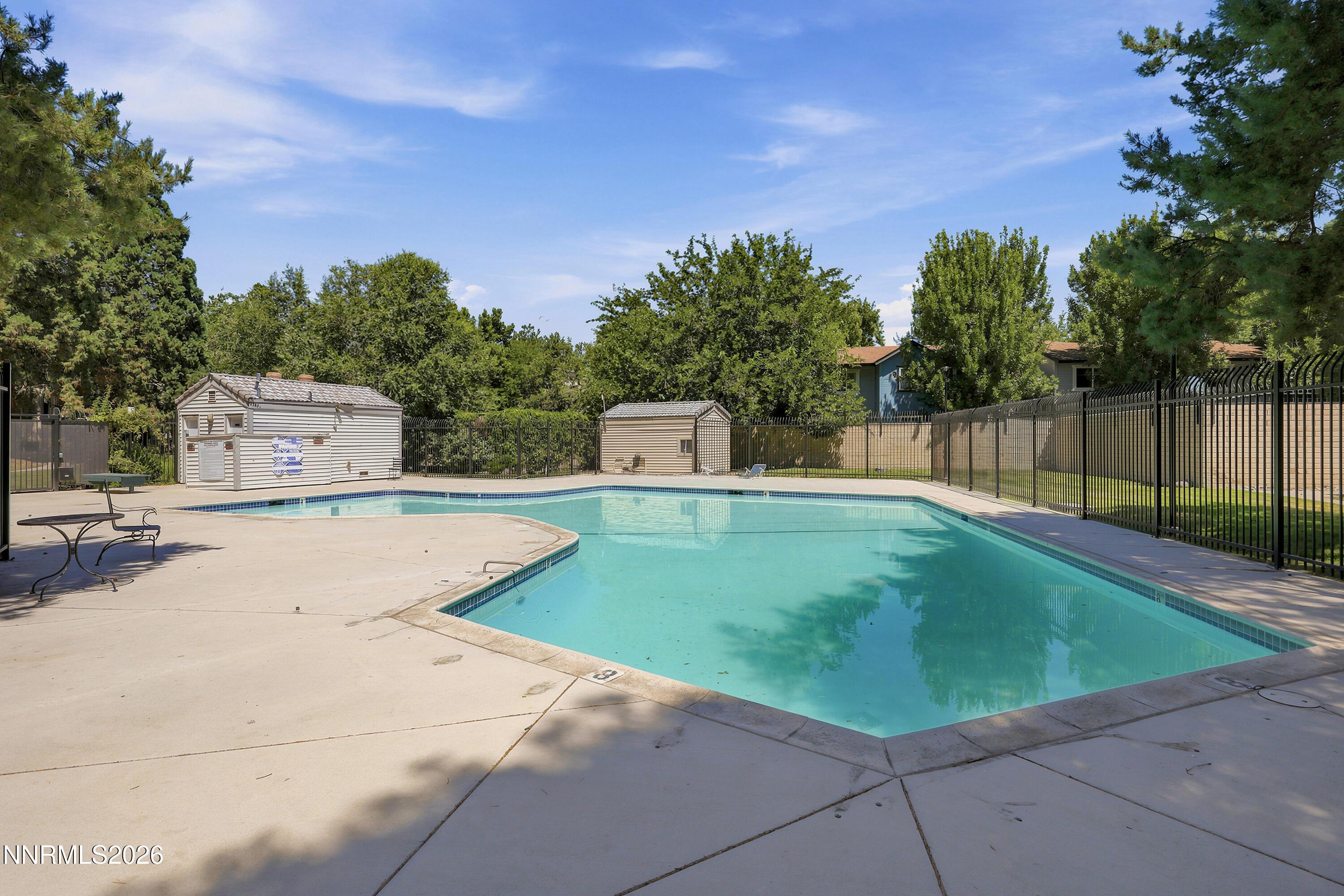 Image 3: 2125 Roundhouse pool area