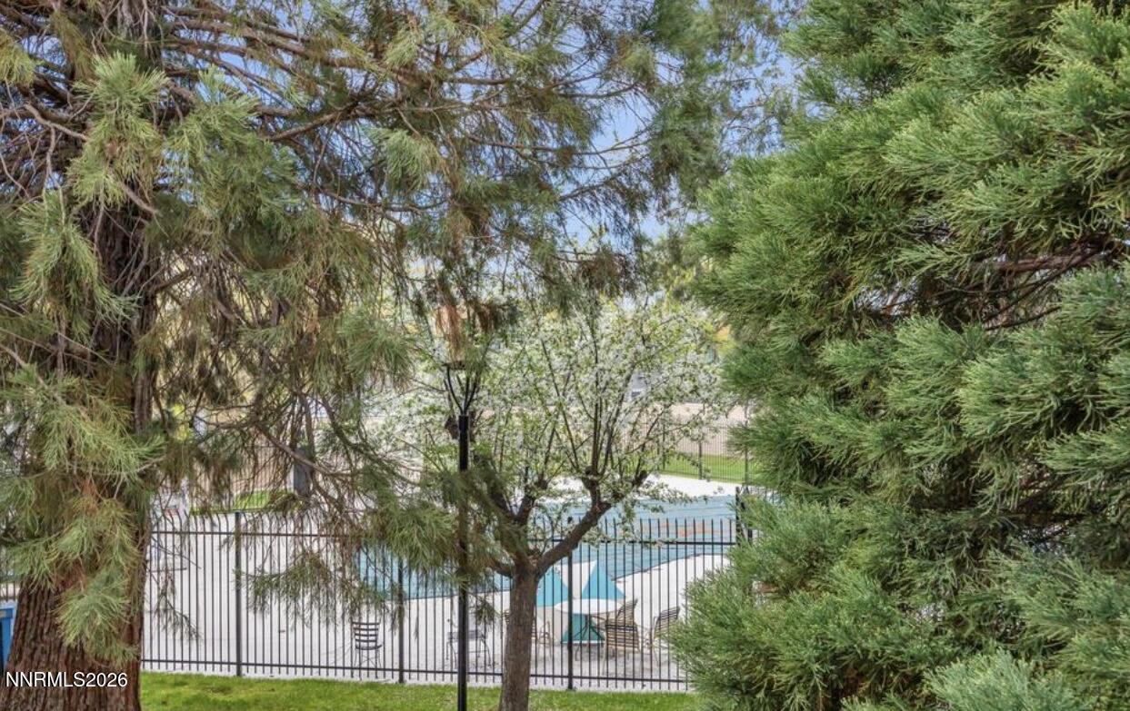 Image 4: 2125 Roundhouse pool