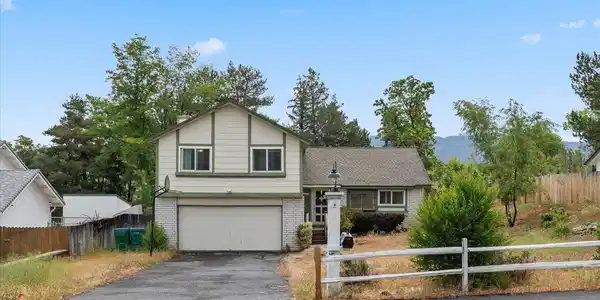 12490 Clearwater Drive
