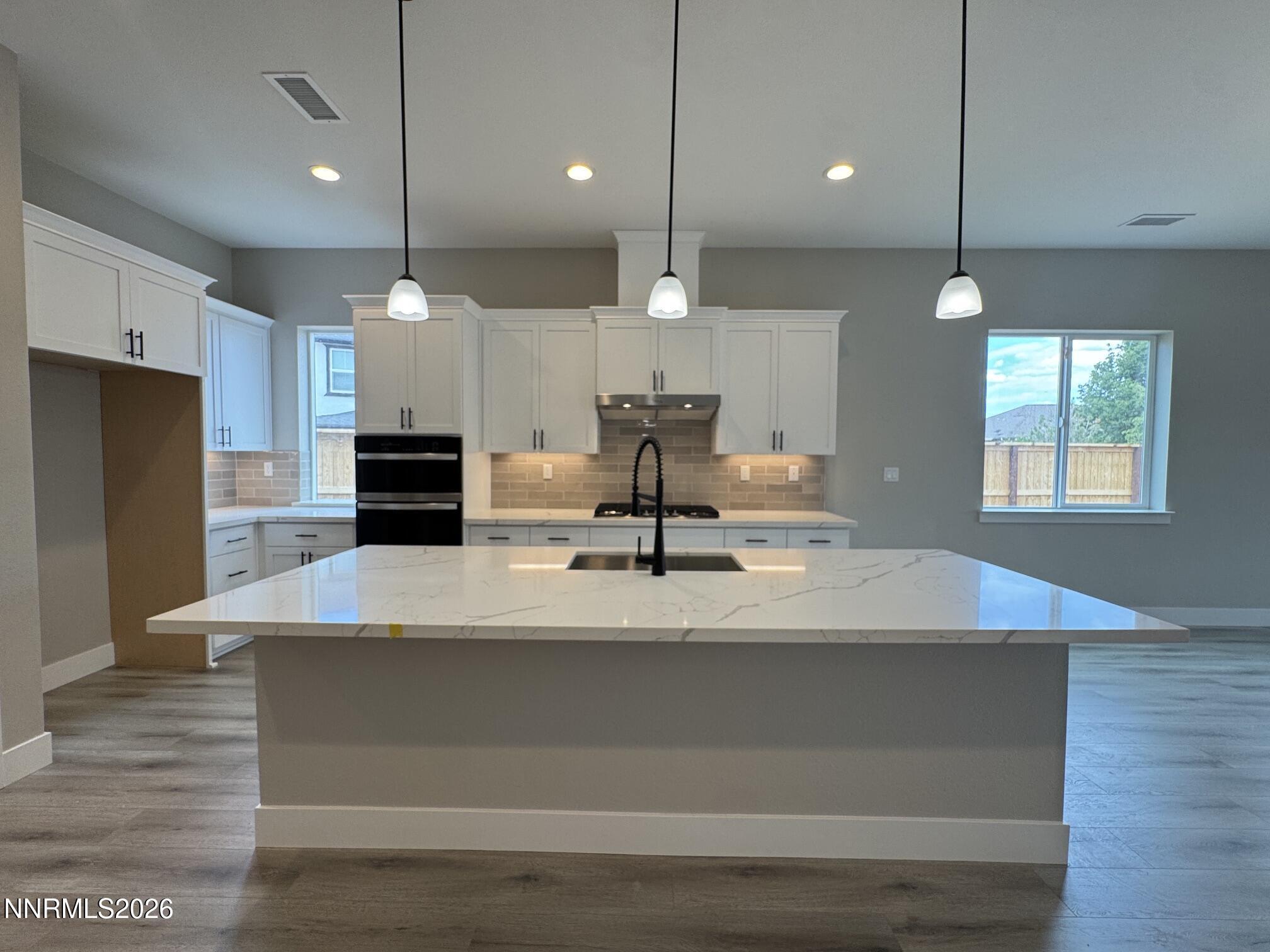 Image 3: Kitchen 2