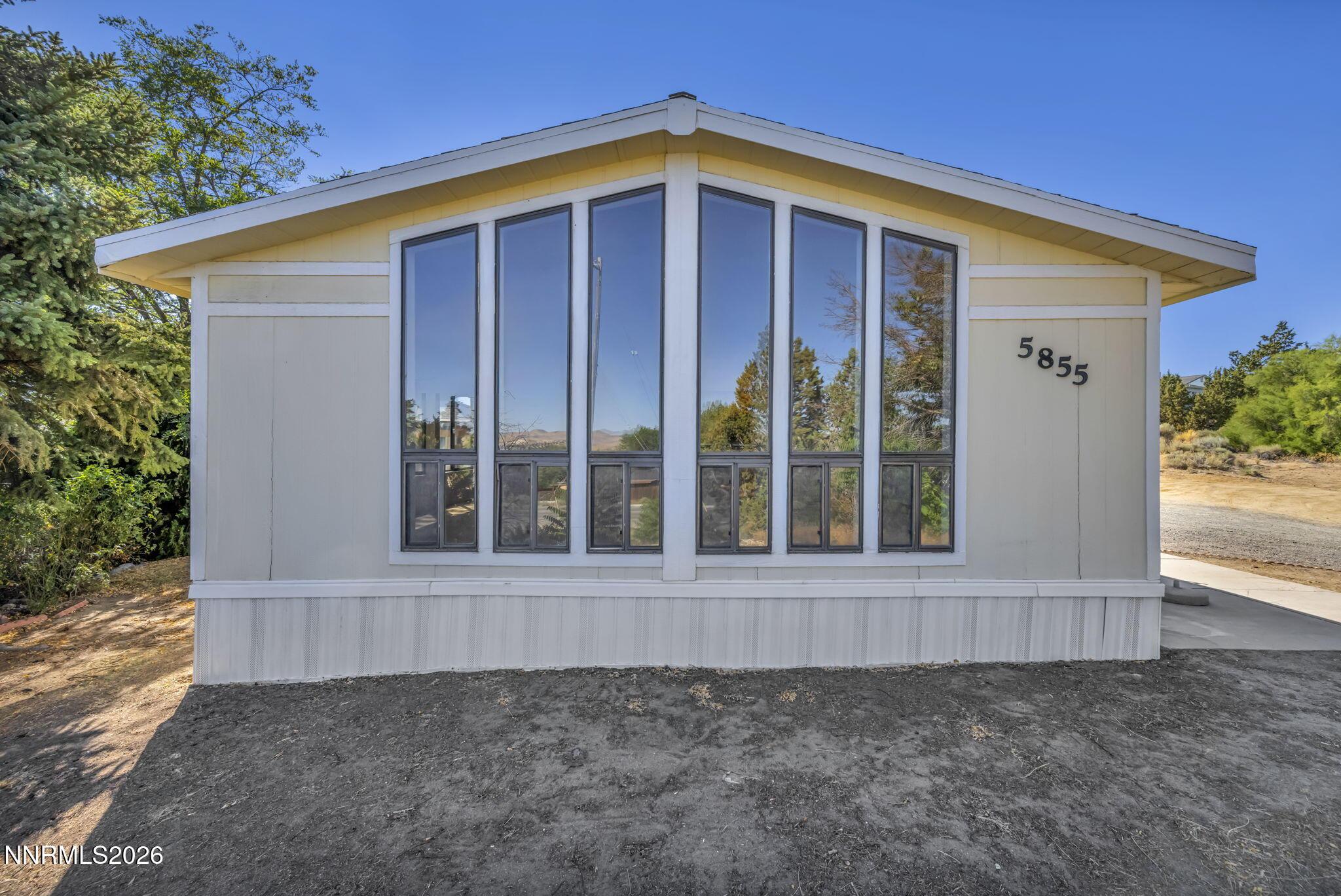 Image 4: Front of House.3