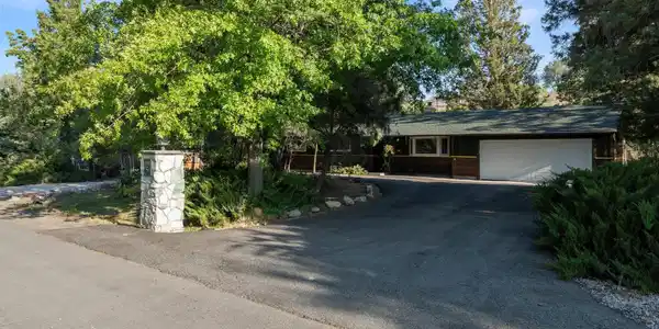 Image 3: 5380 Ambrose Dr-102