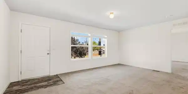 Image 2: 410 Short Avenue (3 of 18)
