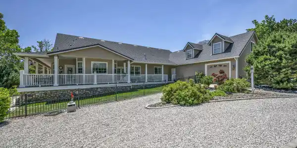 Image 4: 6-web-or-mls-202-taylor-creek-rd