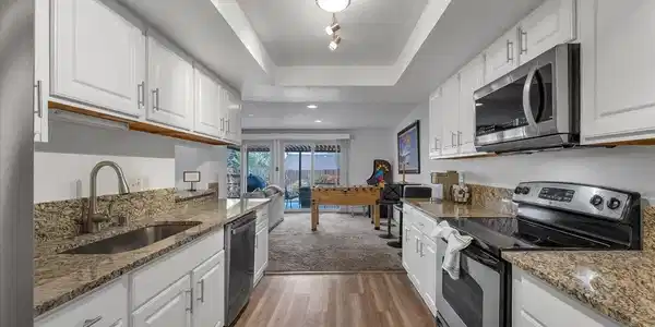 560 Peter Circle