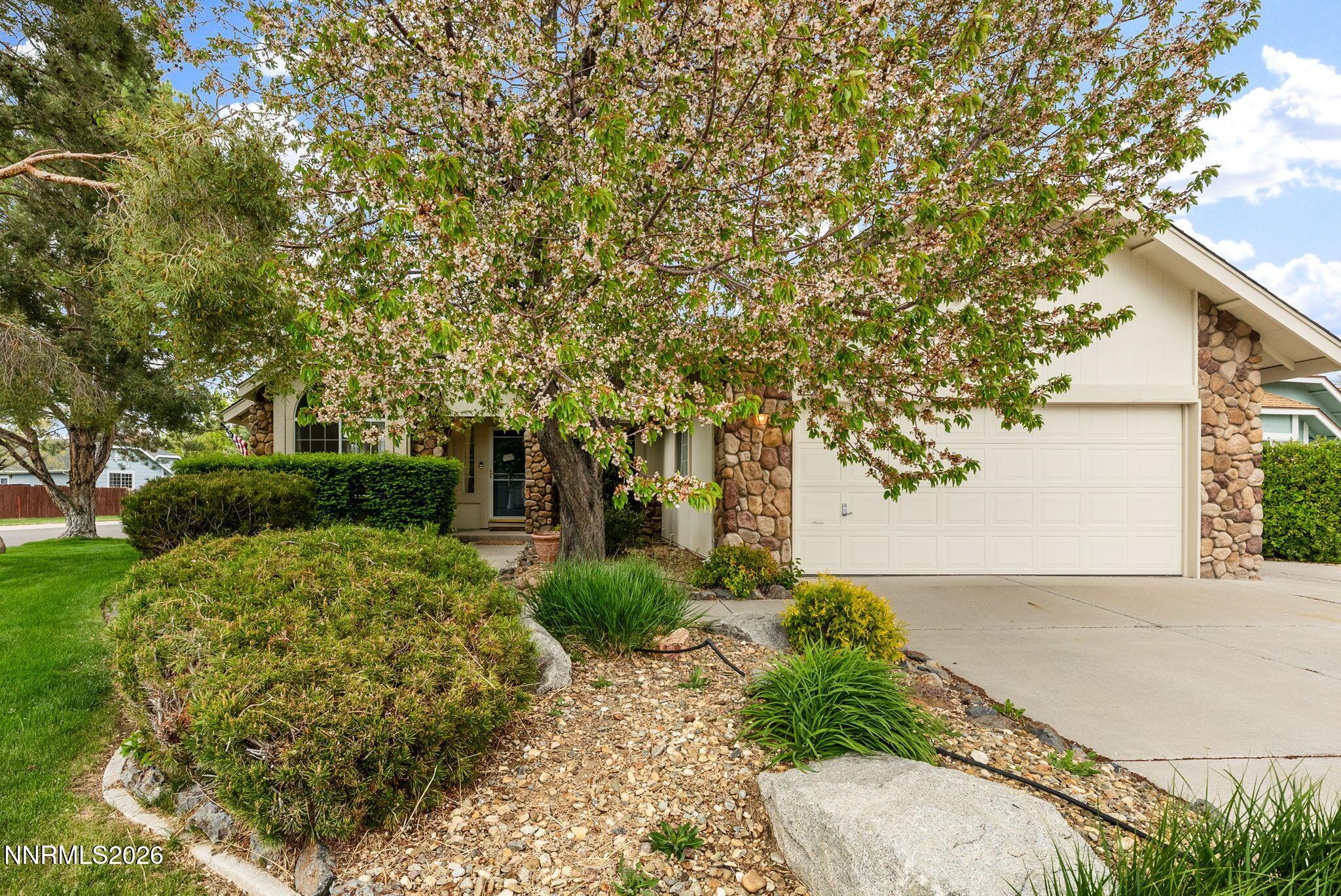 Image 2: 37-web-or-mls-1709 Lantana-38