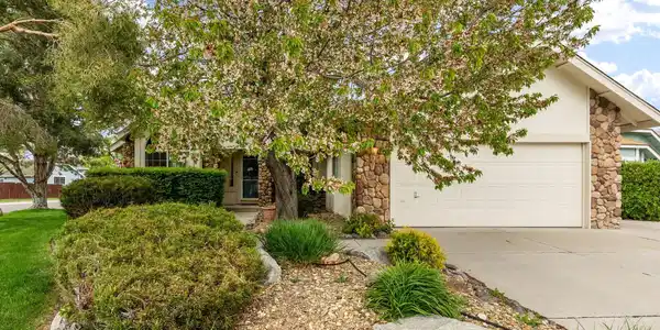 Image 2: 37-web-or-mls-1709 Lantana-38