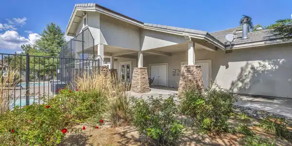 Image 4: 4-web-or-mls-1440-wild-wolf-way