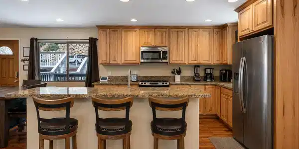Image 4: Kitchen Island