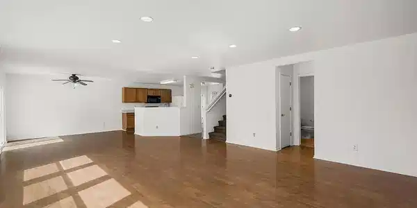 Image 3: Living/Dining