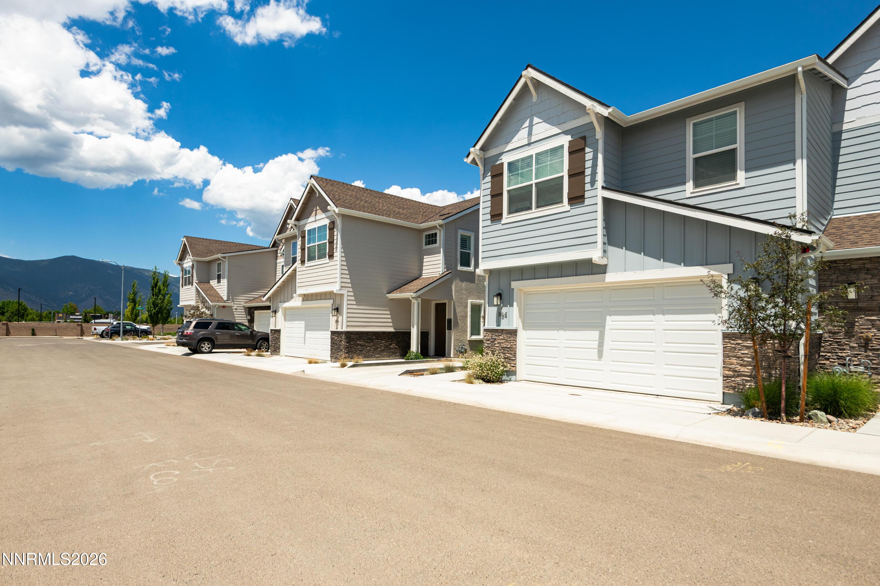 Image 4: 864 Furlong Dr-4