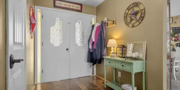 Image 2: Entry