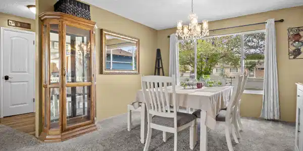 Image 3: Dining Area