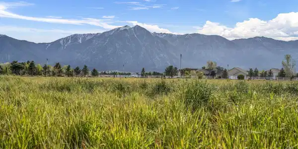 Image 2: 42-web-or-mls-1097-meadowlark-cir