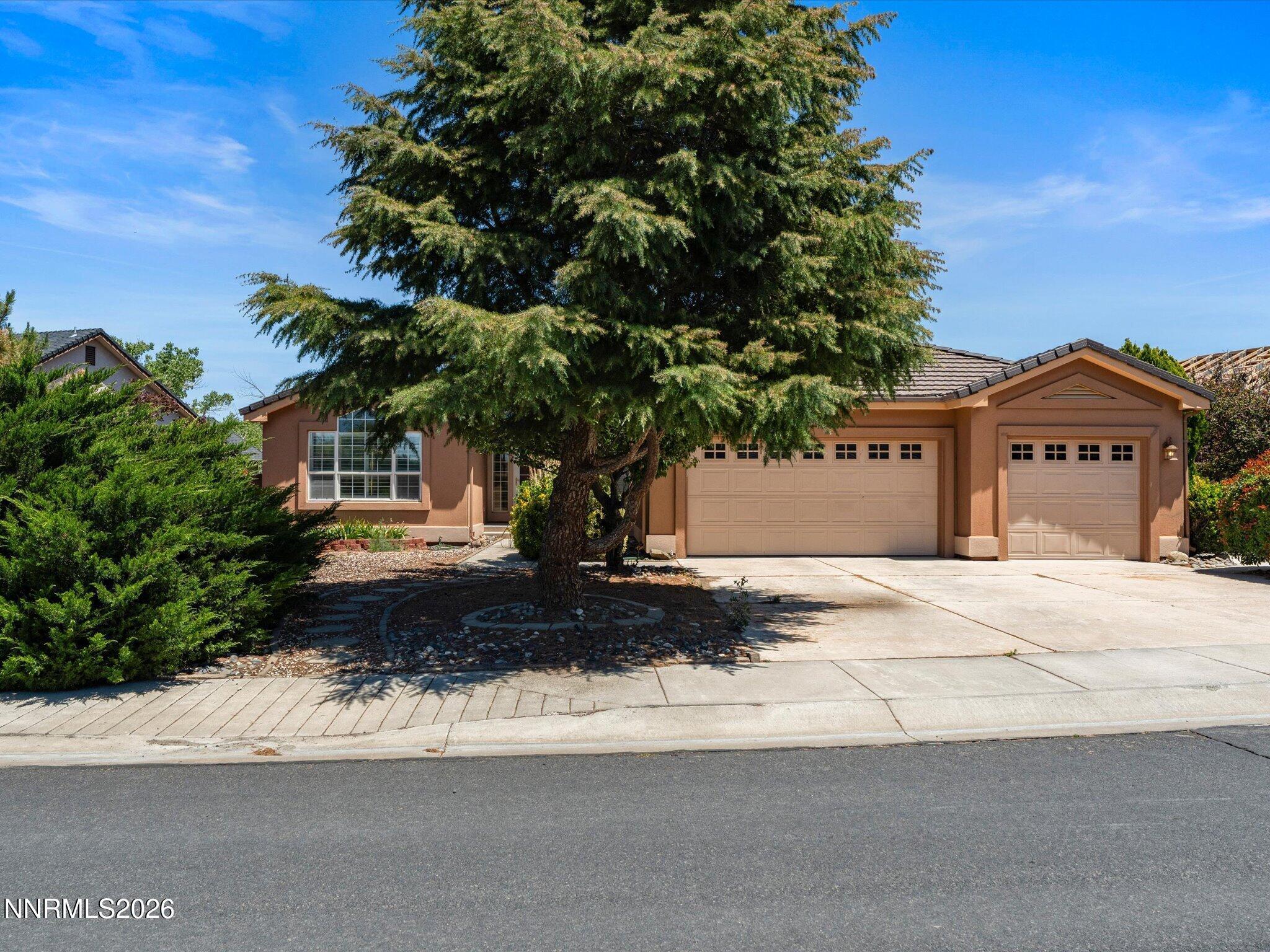 Image 2: 02-762 Divot Dr-101