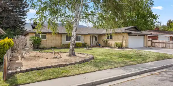 904 Saratoga Way