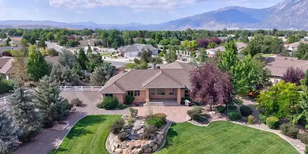 1198 Sierra Vista Drive