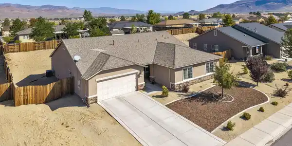 Image 3: 16-web-or-mls-130-hood-dr