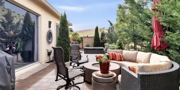 Image 4: outdooor seating with firepit
