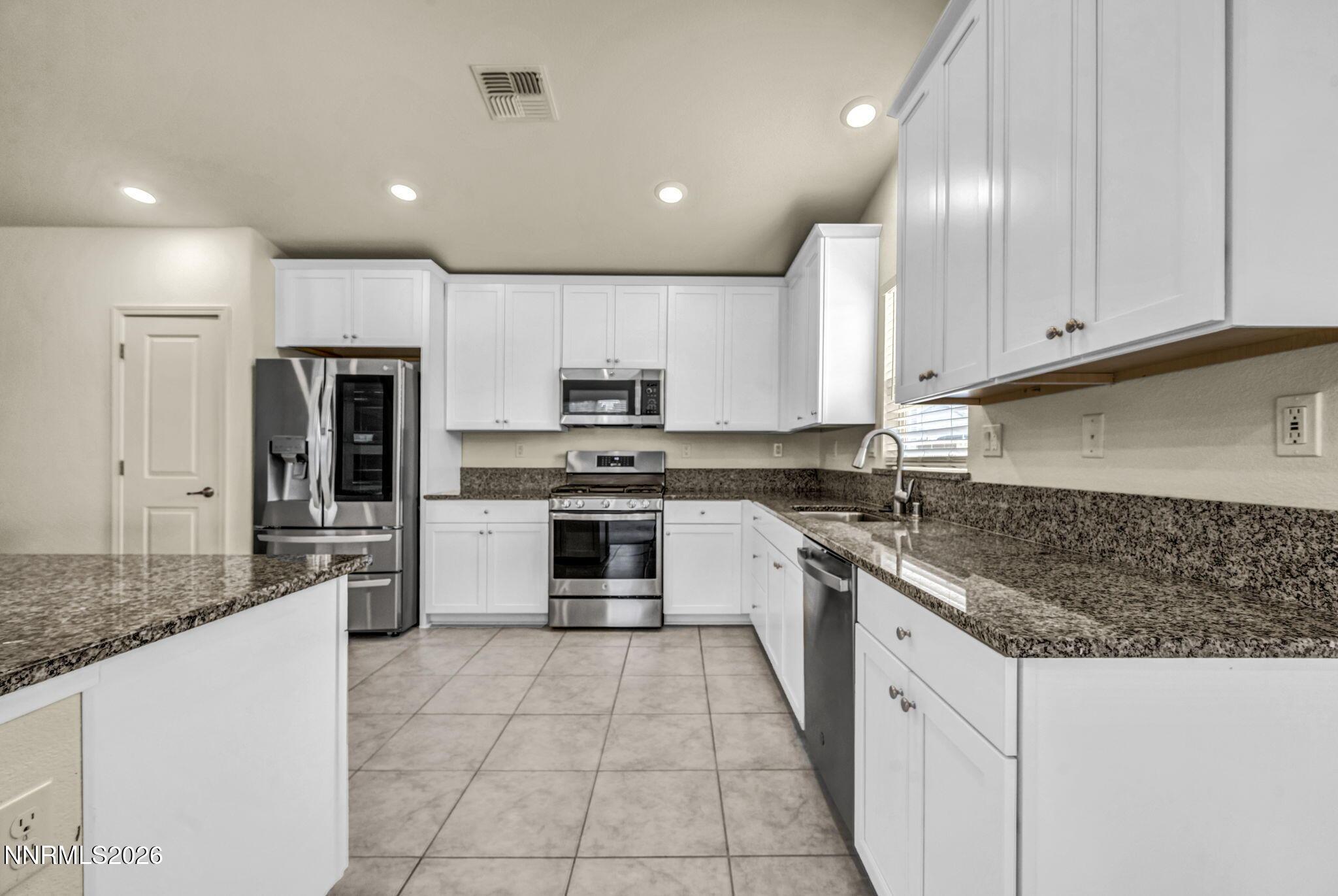 Image 2: 45-web-or-mls-1980-lanstar-dr