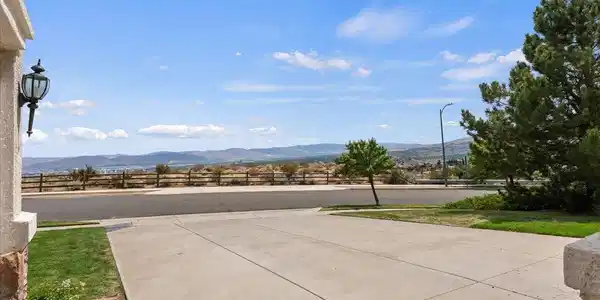 Image 4: 04-3211 Diamond Ridge Drive Reno NV 8952