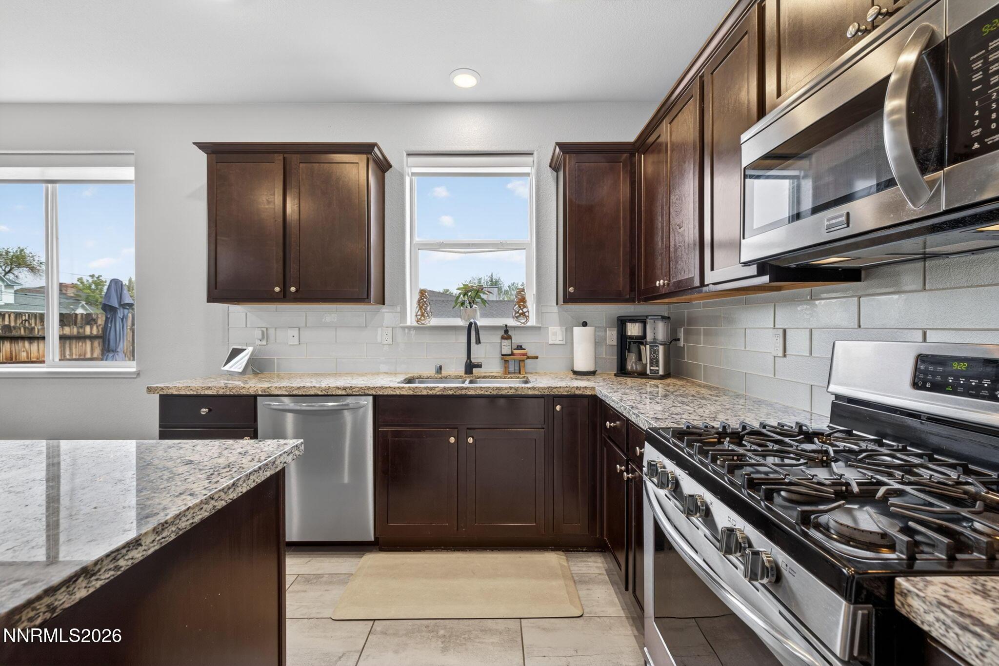Image 4: 12-web-or-mls-775 Sarcinella-52