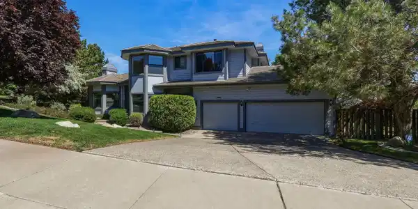 2295 Manzanita Lane