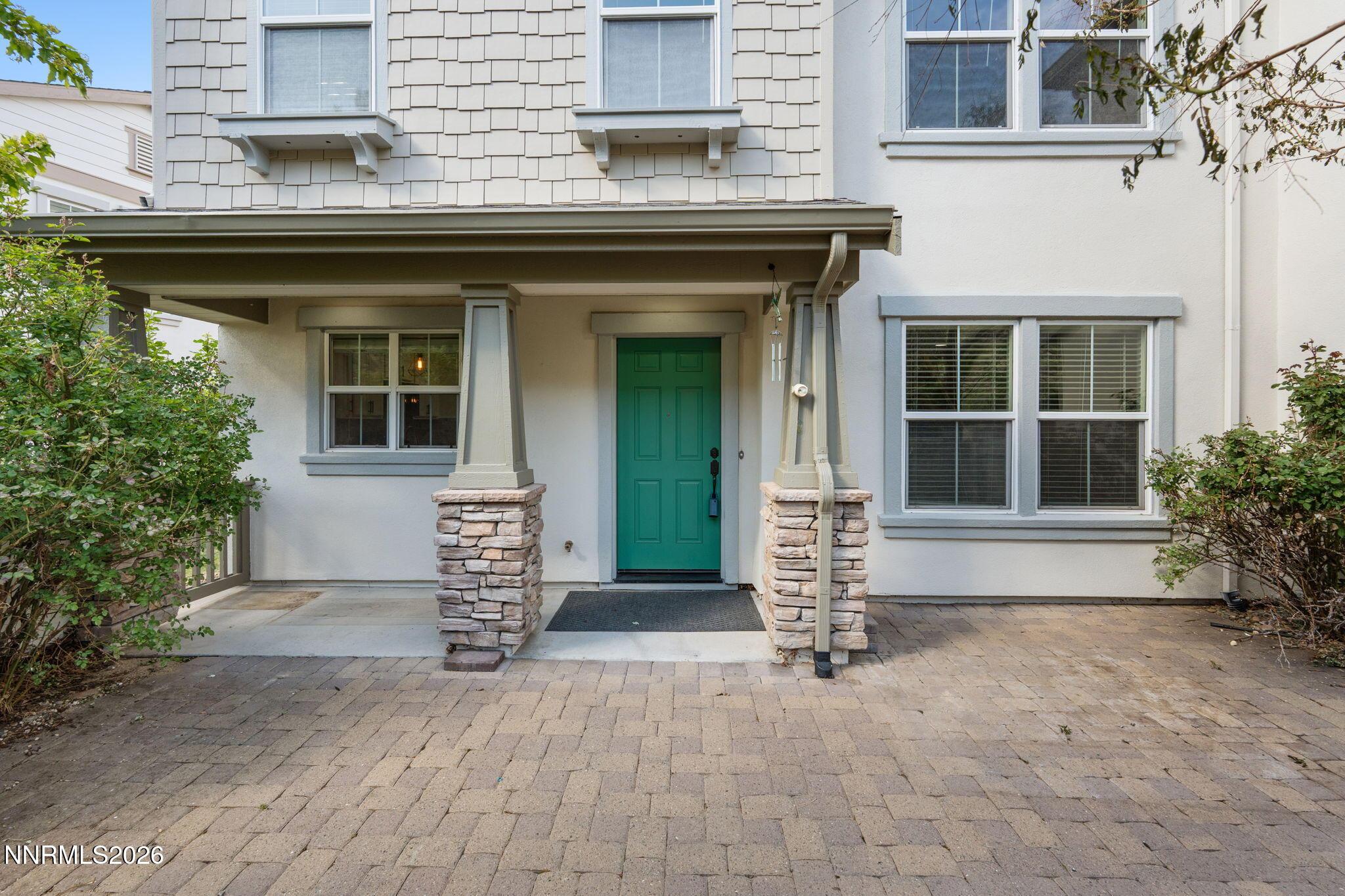 Image 3: 1-web-or-mls-DSC06508