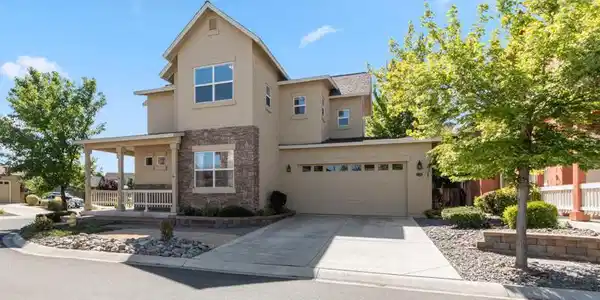 Image 3: 1042 Peach Blossom Way (3 of 29)