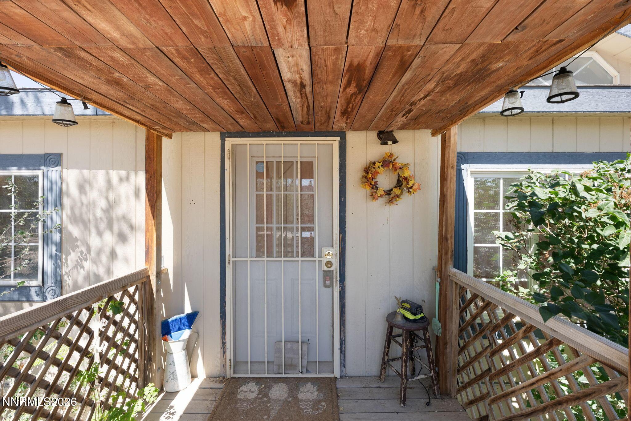 Image 2: 8-web-or-mls-6305 Crumlish St-10