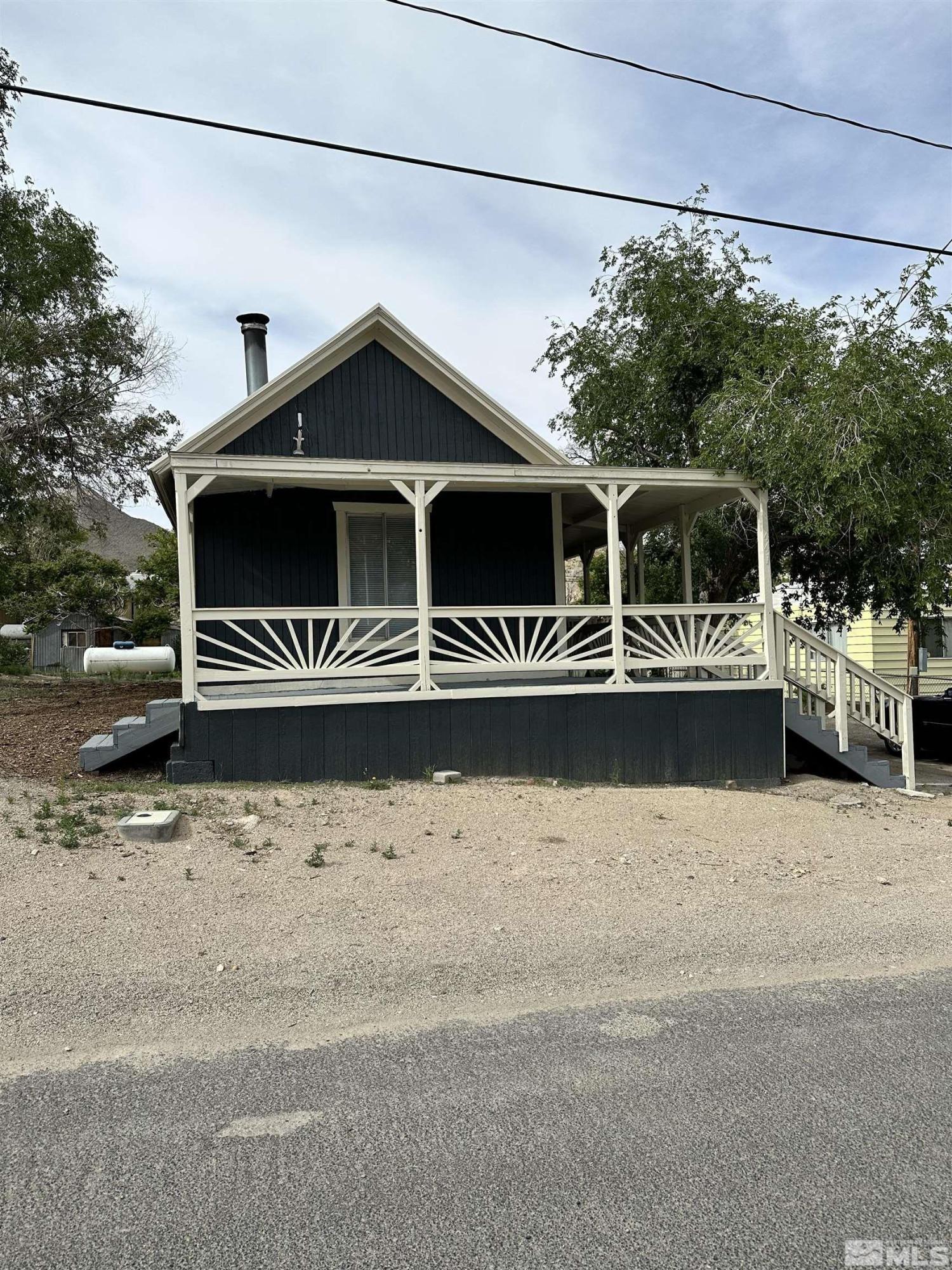 Image 1: Photo 1