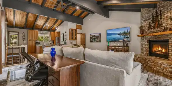 Image 4: Living Room - Copy