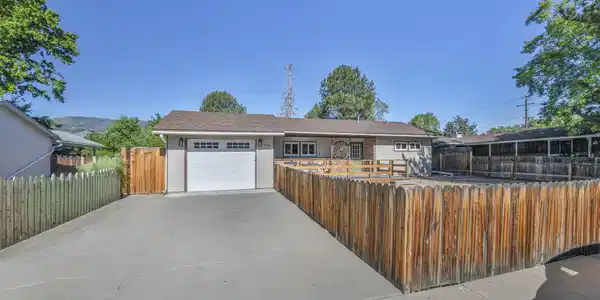 1910 N Division Street