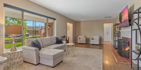 Image 4: 201 Sunnyside Dr (9 of 41)