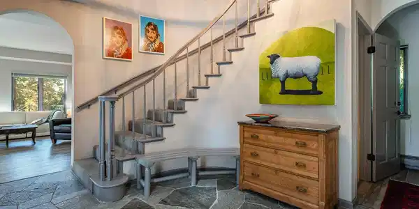 Image 4: Foyer to Living Room