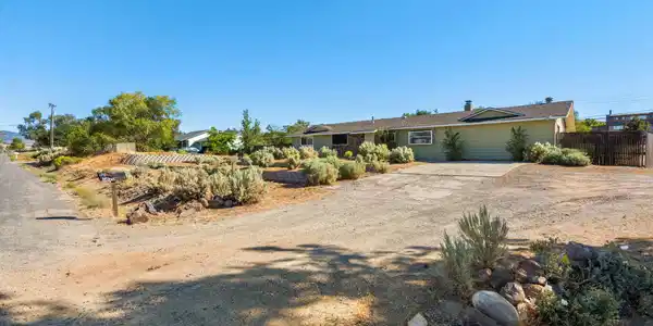 Image 2: 3-web-or-mls-A7404198