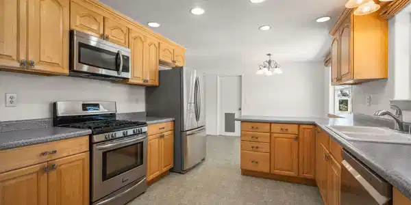 Image 4: 10-web-or-mls-A7404264