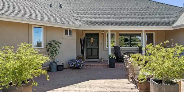 Image 3: 1-web-or-mls-DSC05733